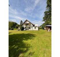 Charmantes Einfamilienhaus mit Wintergarten und großer Grundstücksfläche - inkl. Garage & Werkstatt - Landau an der Isar Bach