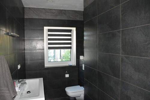 Haus links Gästebad - 