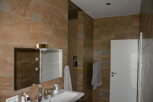 Haus rechts Gästebad - 