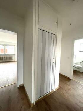 Eingangsbereich mit Stauraum - 