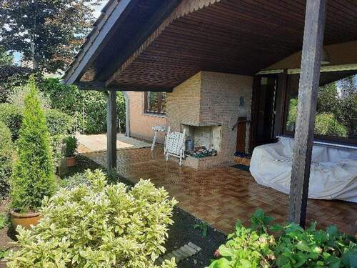 Terrasse mit Außenkamin - 