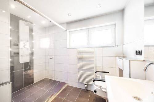 Badezimmer - 4 Zimmer Reihenendhaus in Steinheim an der Murr