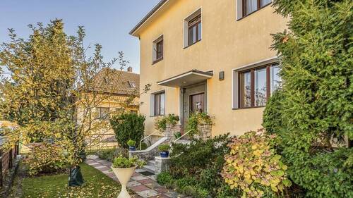 Eingangsbreich - Ein Zuhause für Generationen - Großzügiges Zweifamilienhaus mit Einliegerwohnung