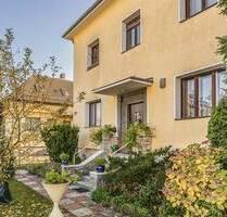 Ein Zuhause für Generationen - Großzügiges Zweifamilienhaus mit Einliegerwohnung - Berlin Lichtenrade