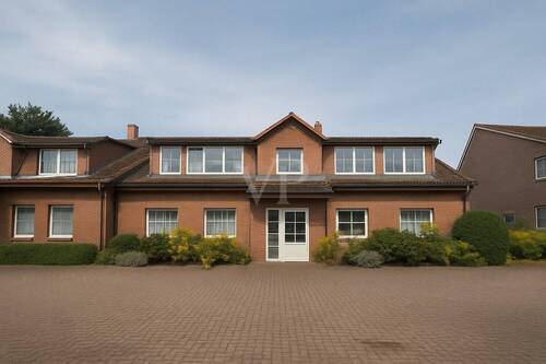 Mehrfamilienhaus: Hauseingang Ostseite - 
