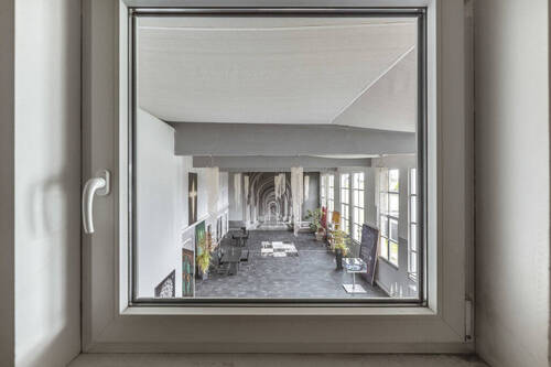 Blick aus der Diele in den Ausstellungsraum - 