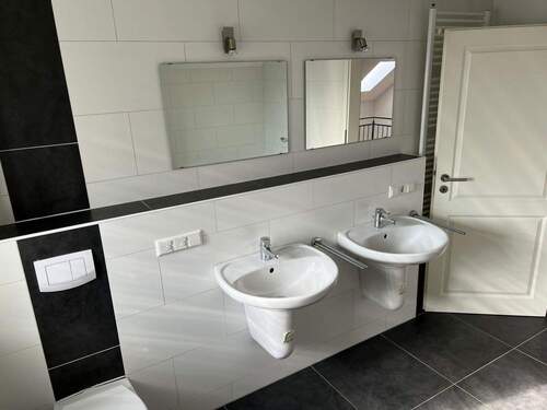 Bild 4 - Einfamilienhaus mit 255,00 m&sup2; in Reichenbach-Steegen zur Miete