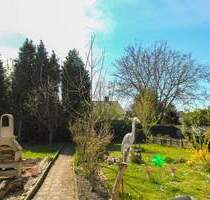 Zweifamilienhaus mit großzügigem Außenbereich und Garage in Alsdorf-Mariadorf