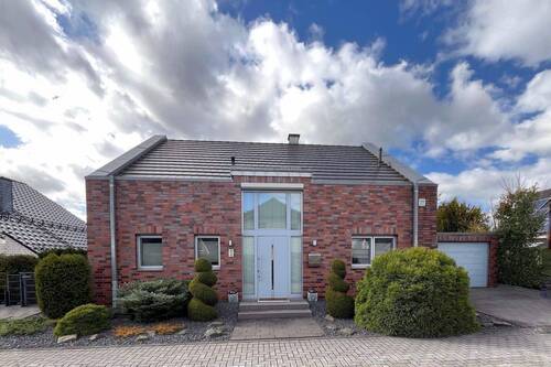 Eingangsansicht - 5 Zimmer Einfamilienhaus zum Kaufen in Lünen