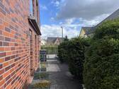 Seitlich am Haus - 