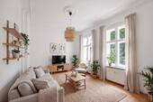 Wohnzimmer - Charmante 2-Zimmer-Wohnung mit Stuck in Prenzlauer Berg