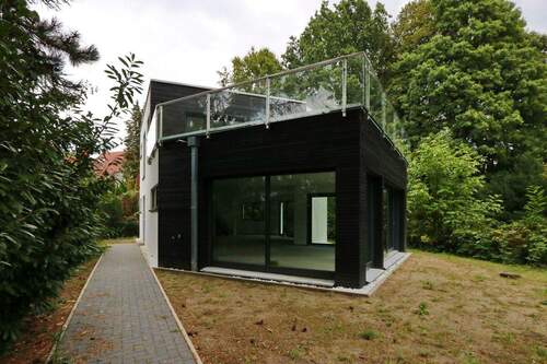 Zuwegung mit Garten - 