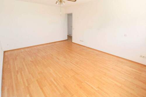 Wohnzimmer_ - 3 Zimmer Terrassenwohnung in Freiberg am Neckar