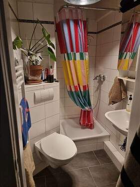 Duschbad .jpg - 1 Zimmer Etagenwohnung zur Miete in Hamburg