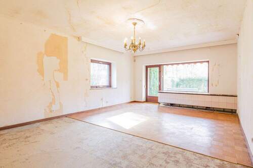 Wohnzimmer - 4 Zimmer Einfamilienhaus in Hamburg