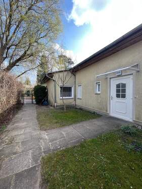 Kindergarten Reihenhaus B+C - Verkauf eines 96 qm eingeschossigen Reihenhauses in sehr ruhiger Anliegerstraße nahe des Nymphensees