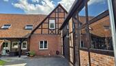 Zufahrt mit Scheune - 4 Zimmer Einfamilienhaus zum Kaufen in Uetze