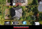 V10290a Titelbild - Gut gelegenes Baugrundstück mit Bestandsobjekt Einfamilienhaus (Fertighaus) in Hamburg-Volksdorf