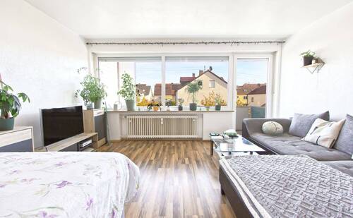 WOHNEN - Toll vermietet & optimal angebunden - Großzügige 1-Zimmer-Wohnung in Augsburg-Kriegshaber