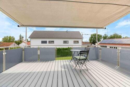 Balkon mit Sonnensegel - 