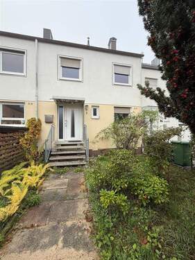 Hausansicht - 5 Zimmer Reihenmittelhaus in Wendelstein