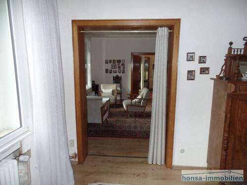Blick von Stube in Wohnzimmer - 