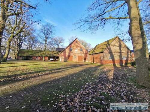 Ostansicht auf Treckerscheune und ehem. Stallungen/ massive Lagerräume - Bauernhaus, Landhaus mit 314,00 m&sup2; in Gyhum bei Zeven zum Kaufen