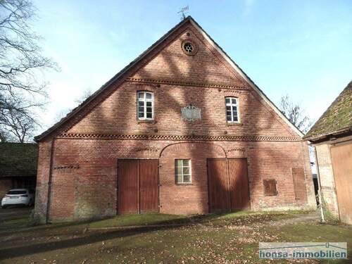 Ehem. Stallungen/ massive Lagerräume - 