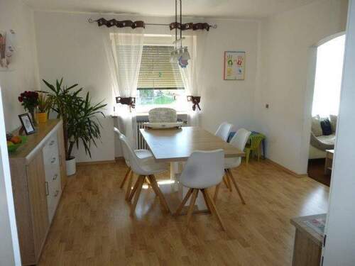 Eßplatz - helle 3 - Zimmer Wohnung mit 40 m² Dachterrasse und Südbalkon