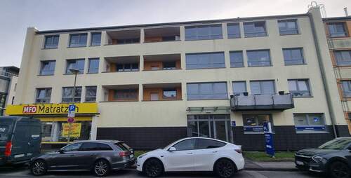 Hausansicht - 3 Zimmer Etagenwohnung zur Miete in Langenfeld (Rheinland)