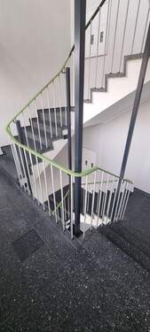 Treppenhaus - Etagenwohnung mit 76,00 m&sup2; in Langenfeld (Rheinland) zur Miete