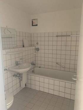 Wannenbad - 2 Zimmer Etagenwohnung in Altenburg