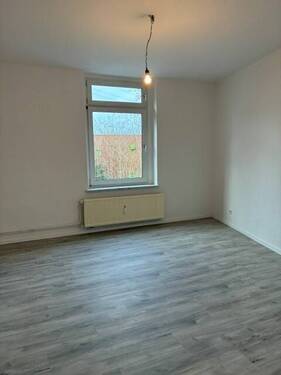 Wohnzimmer 2 - Sehr schöne renovierte 2 Zimmer Wohnung in Gelsenkirchen zu vermieten