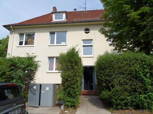 Hausansicht - Gepflegte und gut geschnittene 3 Zimmerwohnung in Tonndorf