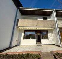 Platz für die Familie...teilsaniertes Reihenmittelhaus mit Potential in guter Wohnlage - Rotenburg