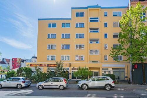 Straßenansicht - 2 Zimmer Etagenwohnung zum Kaufen in Berlin