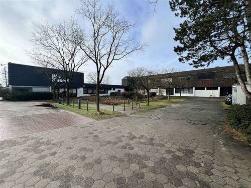 Innenhof mit Parkpätzen - ***BÜRO- UND PRODUKTIONSFLÄCHE ZU VERMIETEN***RAMELSLOH-SEEVETAL***