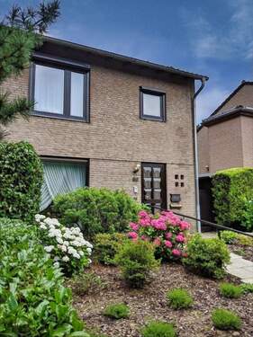 Außenansicht - 4 Zimmer Reihenendhaus zum Kaufen in Krefeld