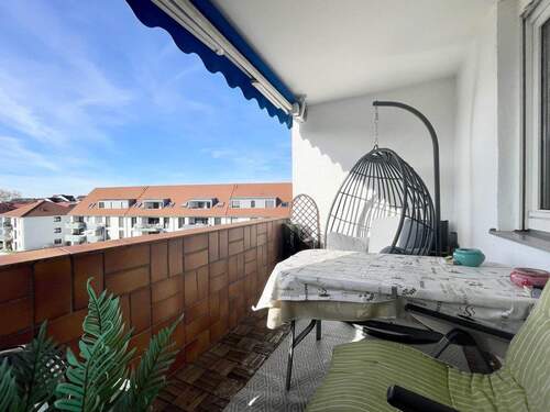 Balkon mit Aussicht - 3 Zimmer Etagenwohnung zum Kaufen in Weil am Rhein