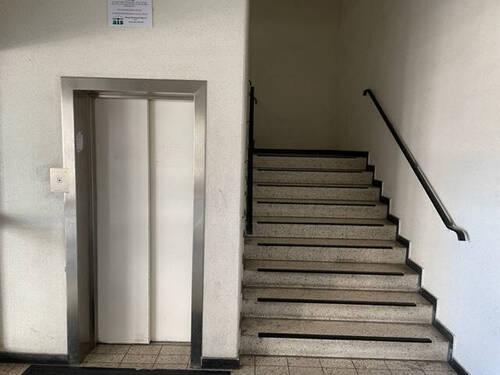 Objekt 1 Flur / Treppenaufgang - 