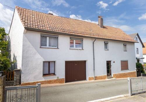 Vorderansicht - 7 Zimmer Einfamilienhaus zum Kaufen in Meißner