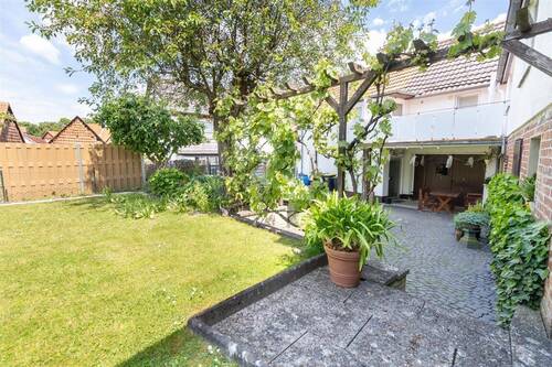 Blick Sitzplatz - 7 Zimmer Einfamilienhaus in Meißner