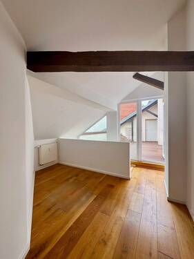 Bürobereich mit Blick zur Terrasse - 