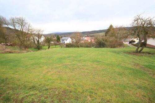 Baugrundstück - Schönes Baugrundstück, (Wohngebiet), in gut erreichbarer, ruhiger Lage von Waldkappel-Bischhausen