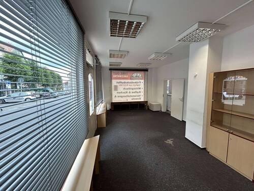 Büroraum rechts EG - 
