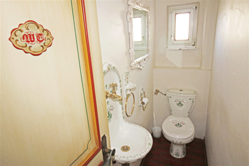 Gäste-WC im nostalgischem Stil - 
