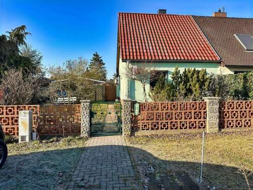 Straßenansicht - 4 Zimmer Doppelhaushälfte zum Kaufen in Lebus