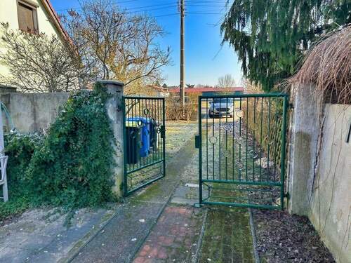 Toreinfahrt - 4 Zimmer Doppelhaushälfte in Lebus