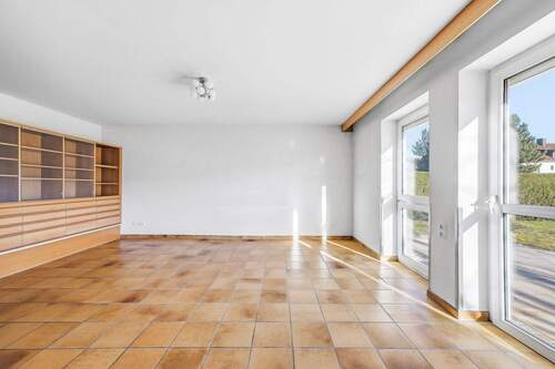Wohnzimmer - 8 Zimmer Einfamilienhaus in Erding