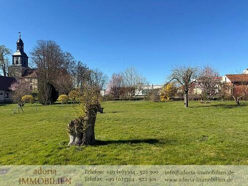 Titelbild - * Ländliches Leben im Dorf * bauträgerfreies Grundstück im Dorfkern von Vehlefanz * Teilung offen *
